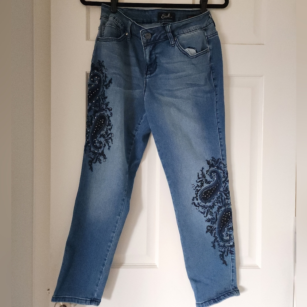 Earl 12p blue embroidered jeans